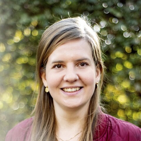 Porträtfoto von Miriam Schröder –