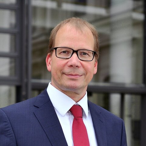 Porträtfoto Christoph Stolte –