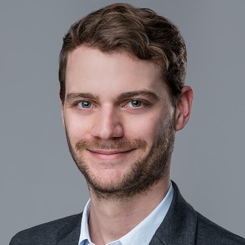 Portraitfoto Axel Weber –