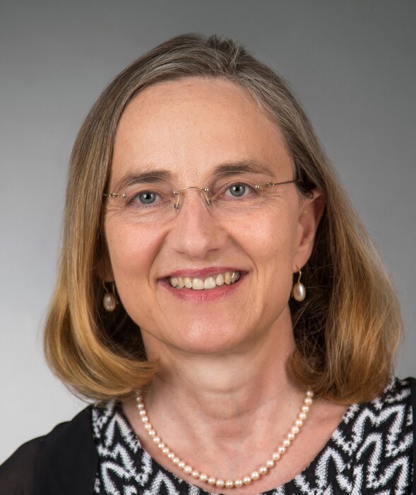 Portraitfoto Prof. Dr. Anne Lenze – 