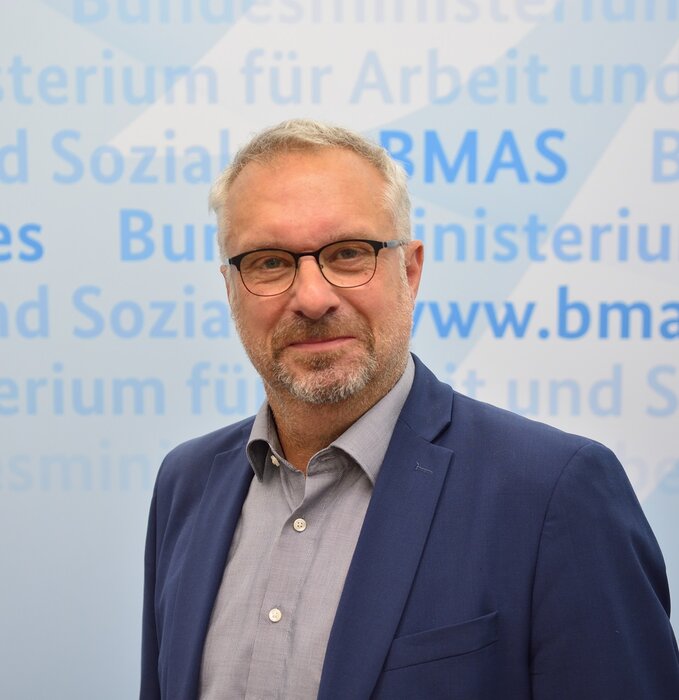 Portaitfoto Dr. Klaus Bermig – 