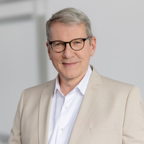 Portraitfoto Dr. Klaus Effing –